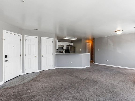 5th image of 2010 Starlight Ln Unit 2C