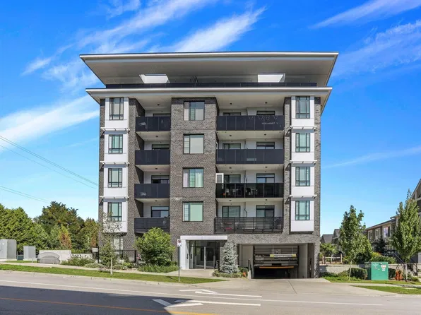 13623 81a Ave #307, Surrey, BC V3W 3E2
