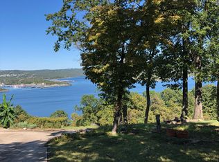 221 Silverbridge Ln, Kimberling City, MO 65686
