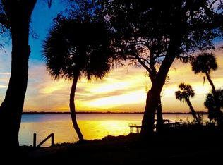 1027 N Indian River Dr, Cocoa, FL 32922