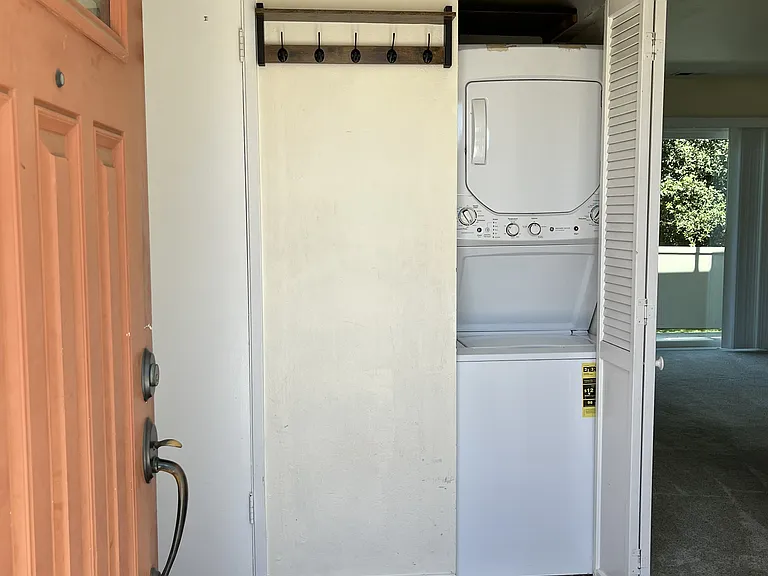 2215 Admiralty Ln — Photo 4
