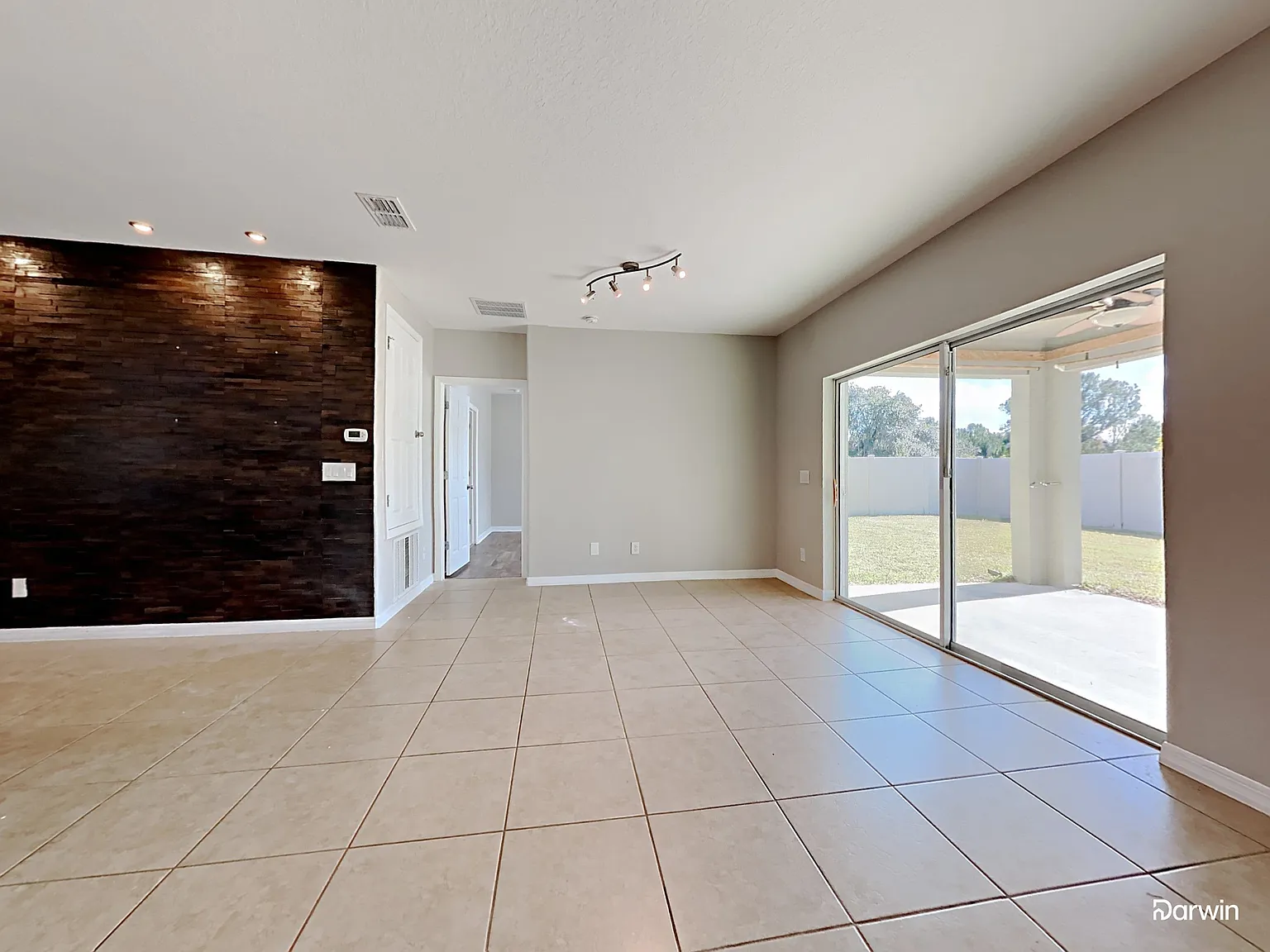 4 bed, 2.0 bath, 1860 sqft, $2,270 — Photo 4