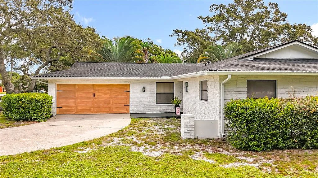 3 bed, 2.0 bath, 1438 sqft, $4,150 — Photo 3