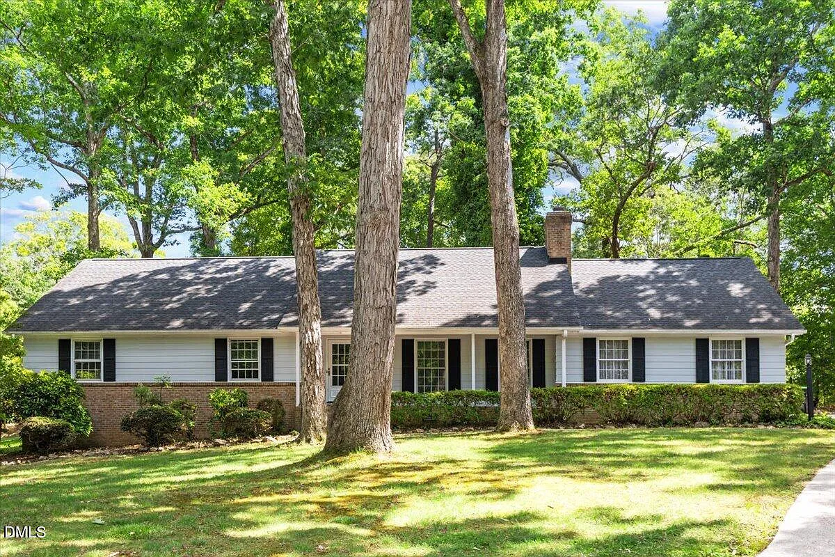 3 bed, 1.5 bath, $2,750 — Photo 1