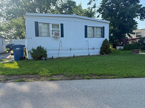 3rd image of 870 5th St