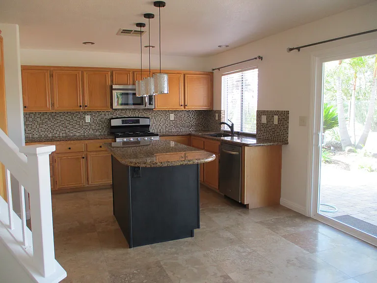 3217 Silver Ridge Ct — Photo 4