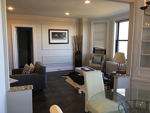 5th image of 2052 N Lincoln Park W APT 1308