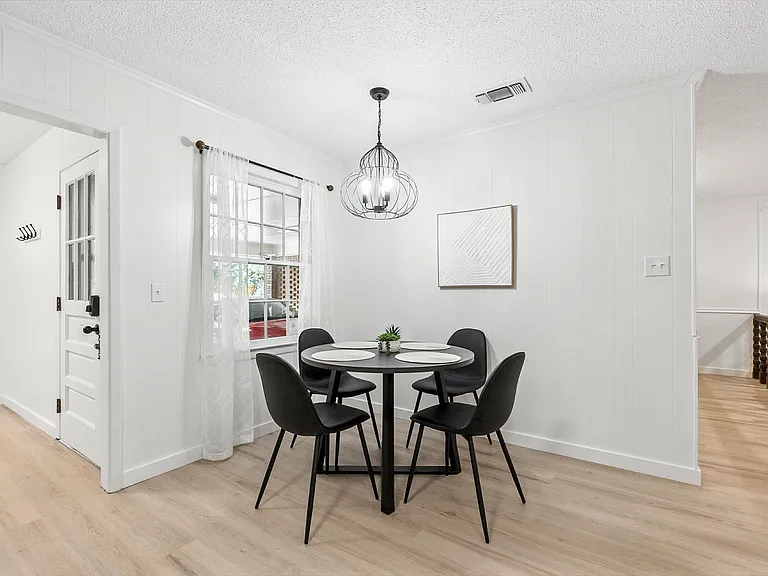 1726 Greenwood Cir — Photo 24
