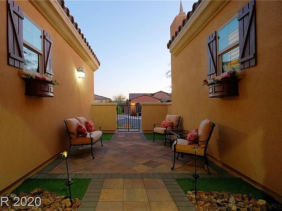 3rd image of 2 Lembo Di Lago Ct