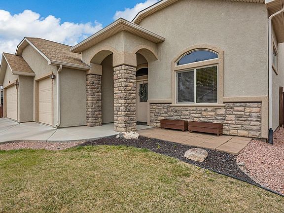 5th image of 460 Bulla Dr