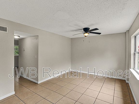 2nd image of 1842 Broadway Ave