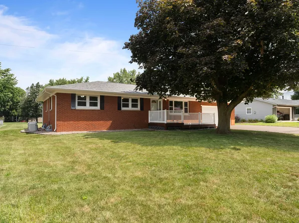 58 Douglas Dr, Coal Valley, IL 61240