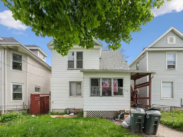 725 W 5th St, Waterloo, IA 50702