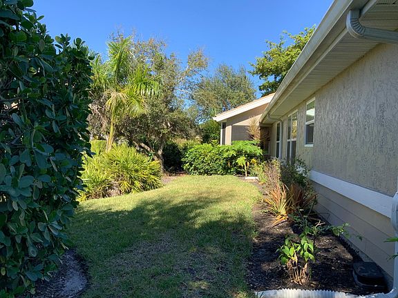 4th image of 341 Emerald Bay Cir Unit T7