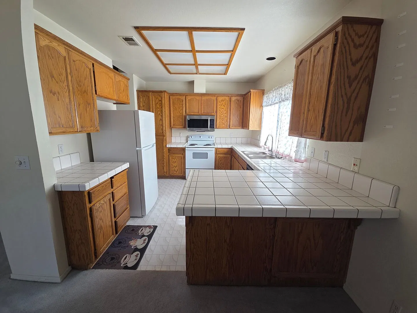 Move in Ready 3 Bedroom Home — Photo 4