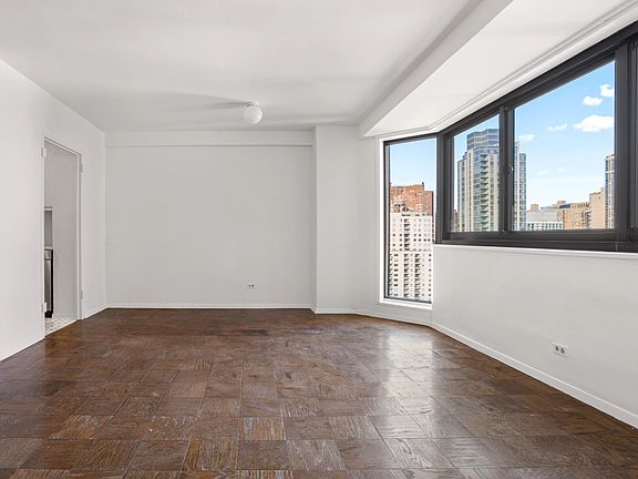4th image of 1725 York Ave APT 22H