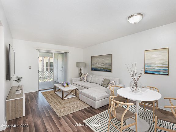 3rd image of 2973 Sir Hamilton Cir #8