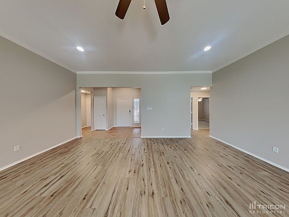 3rd image of 735 E Sheila Cir