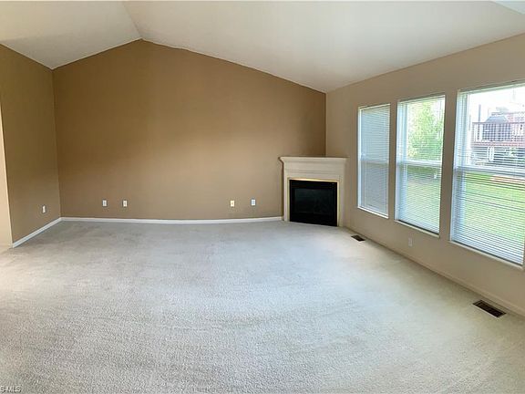 3rd image of 573 Canterbury Ln