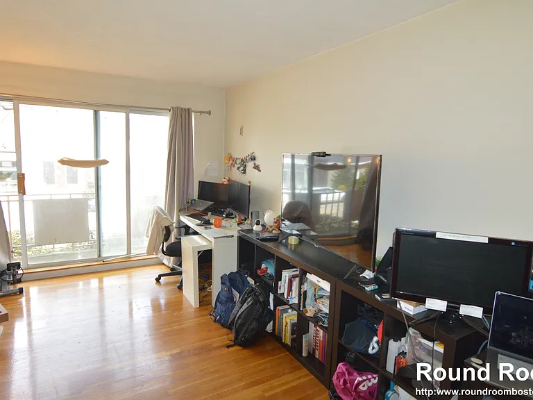 383 Langley Rd #5A — Photo 2