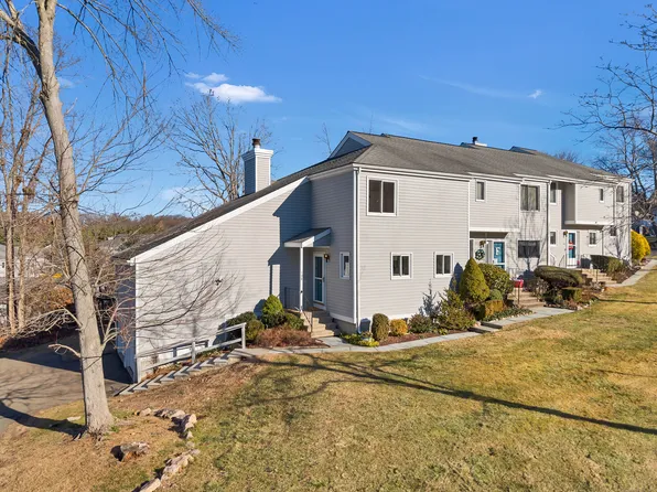 108 Fresh Meadow Road #108, Branford, CT 06405
