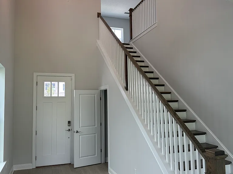 82 Bedford Terrace St — Photo 13