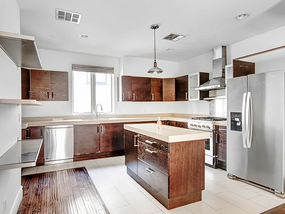 3rd image of 1096 S Bedford Dr APT 105