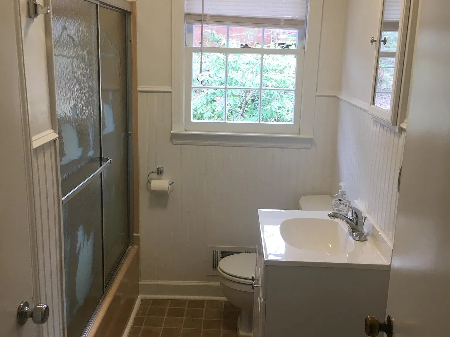 3 bed, 1.5 bath, 1204 sqft, $2,100 — Photo 4