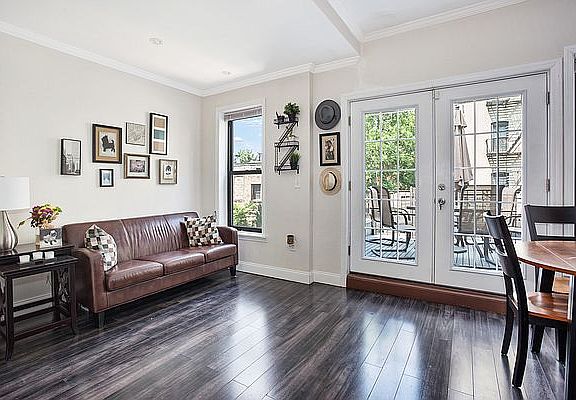 3rd image of 427 E 117th St #2