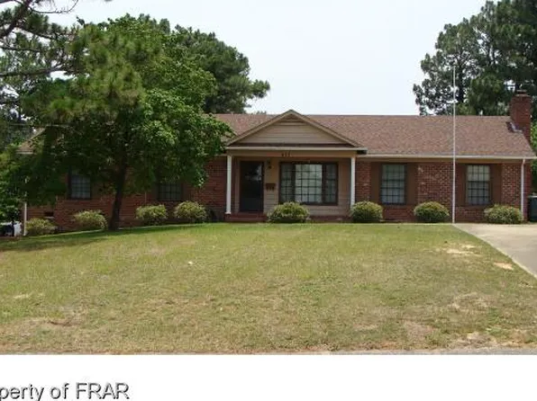 437 Waterbury Dr, Fayetteville, NC 28311