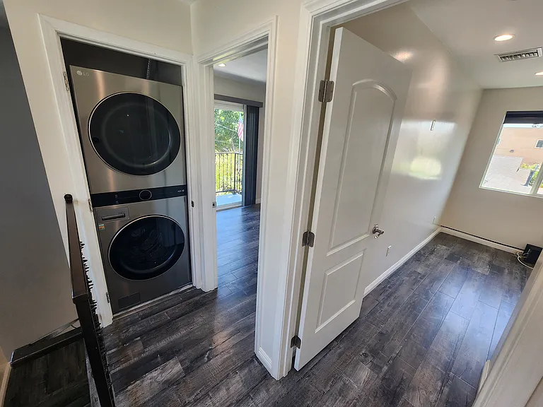 6827 Murietta Ave — Photo 8