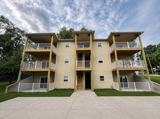 425 Thornton St APT C, Leavenworth, KS 66048