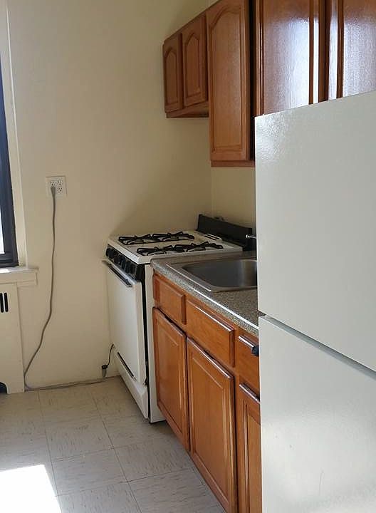 2nd image of 3025 Avenue N