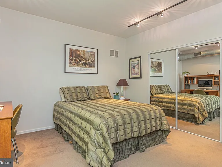 182 Gay St #501 — Photo 24