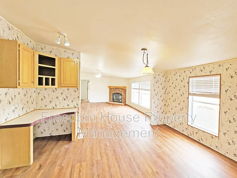 5220 Jerry Ave — Photo 10