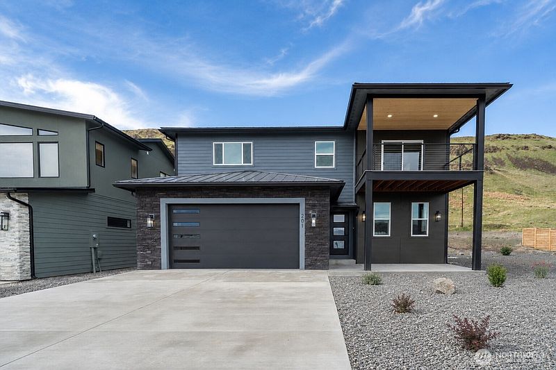 3rd image of 201 Bridgeview Drive