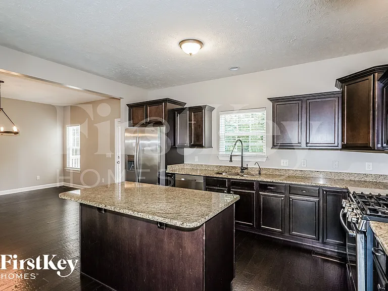 6935 Calderwood Dr — Photo 7