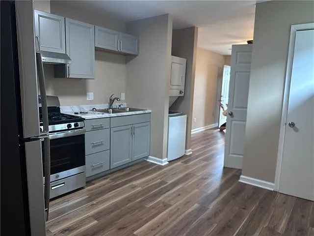 2 bed, 1.0 bath, 950 sqft, $1,150 — Photo 3