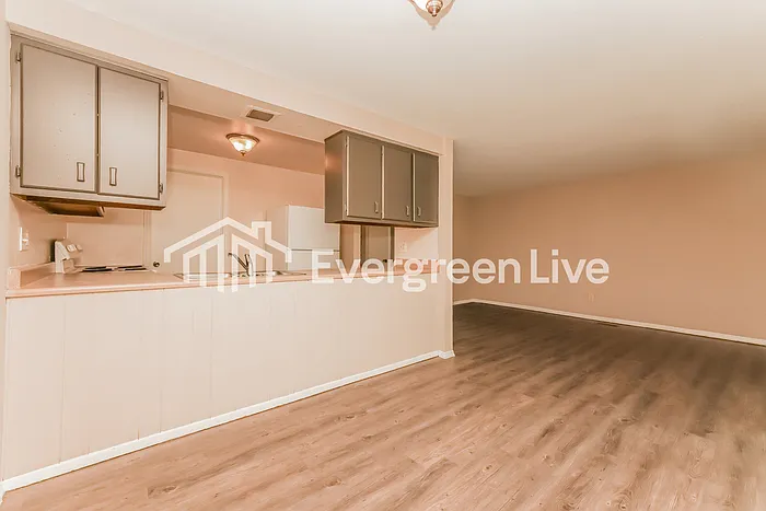 7689 Mount Hood Dr — Photo 5