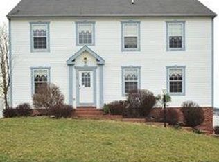 712 Es Farms Dr, Cranberry Twp, PA 16066
