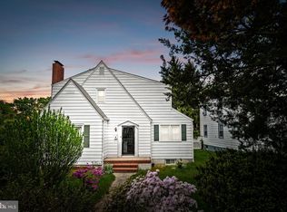 556 Parkway Ave, Ewing, NJ 08618