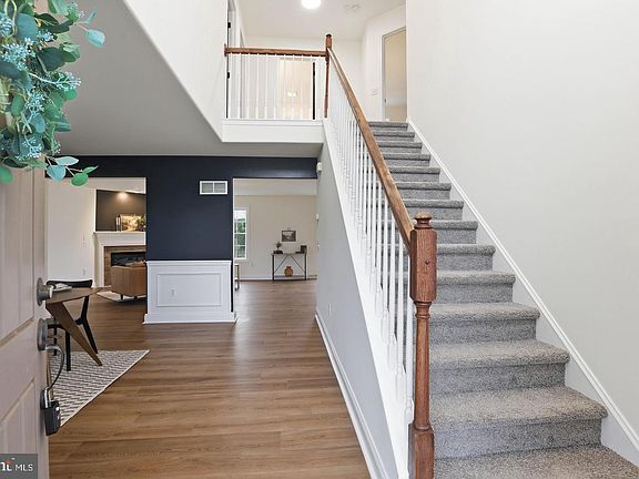 5th image of 125 Woodmeadow Dr