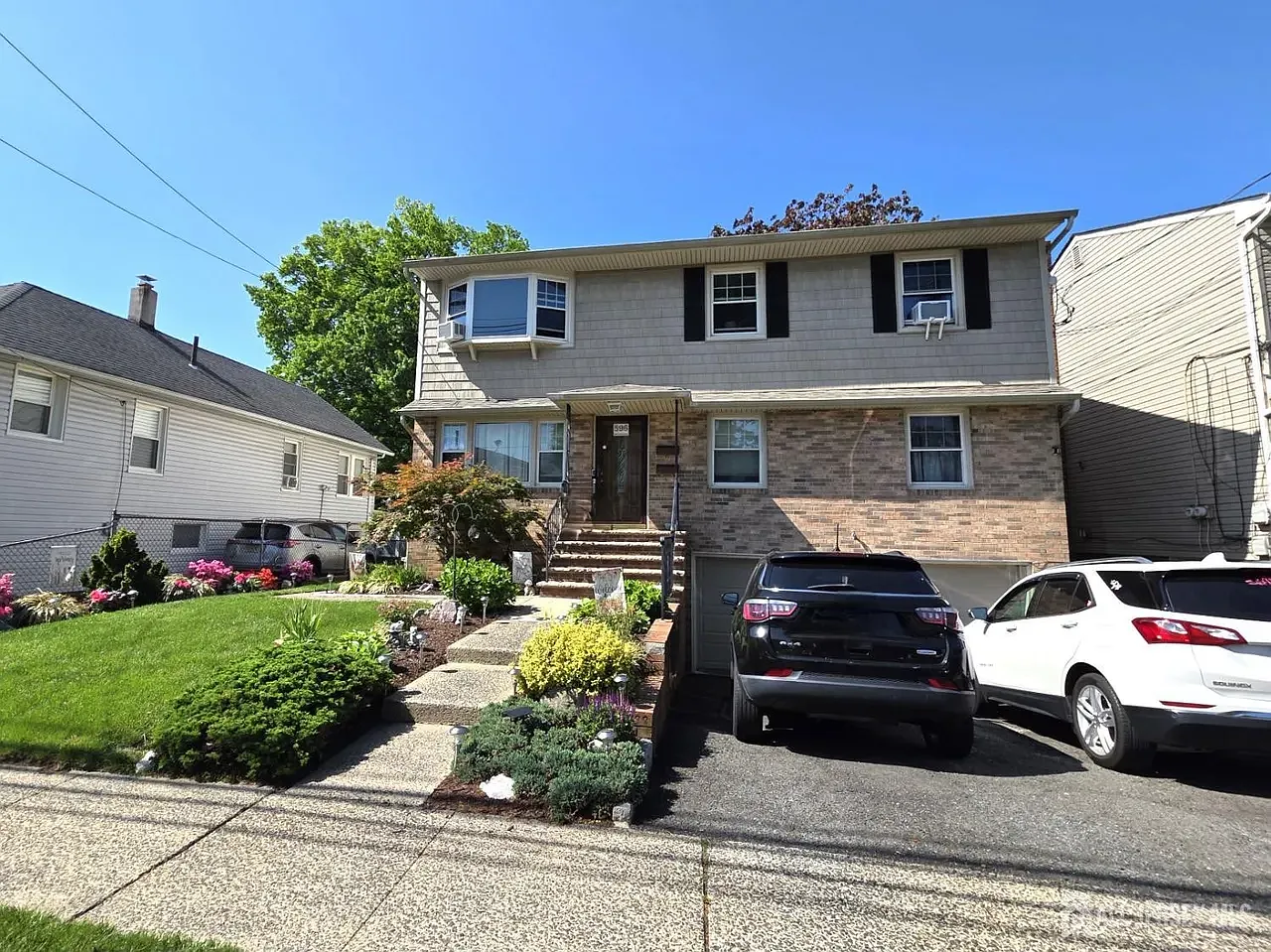 3 bed, 1200 sqft, $2,700 — Photo 1