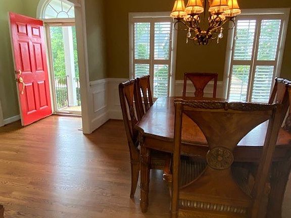 3rd image of 4012 Ambassador Cir