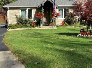 1115 Sandwick Ct, Highland Park, IL 60035