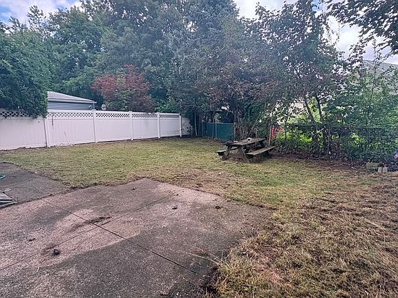 3rd image of 241 Circular Ave #241