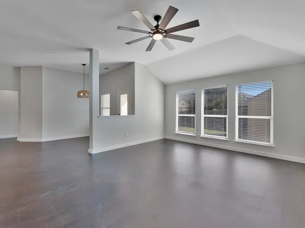 605 Clearbrook St, Azle, TX 76020