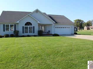365 Smiths Ln, Mayfield, KY 42066