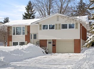 528 Greenbrook Dr, Kitchener, ON N2M 4K6