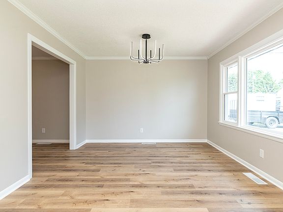 4th image of 2222 Southern Ave